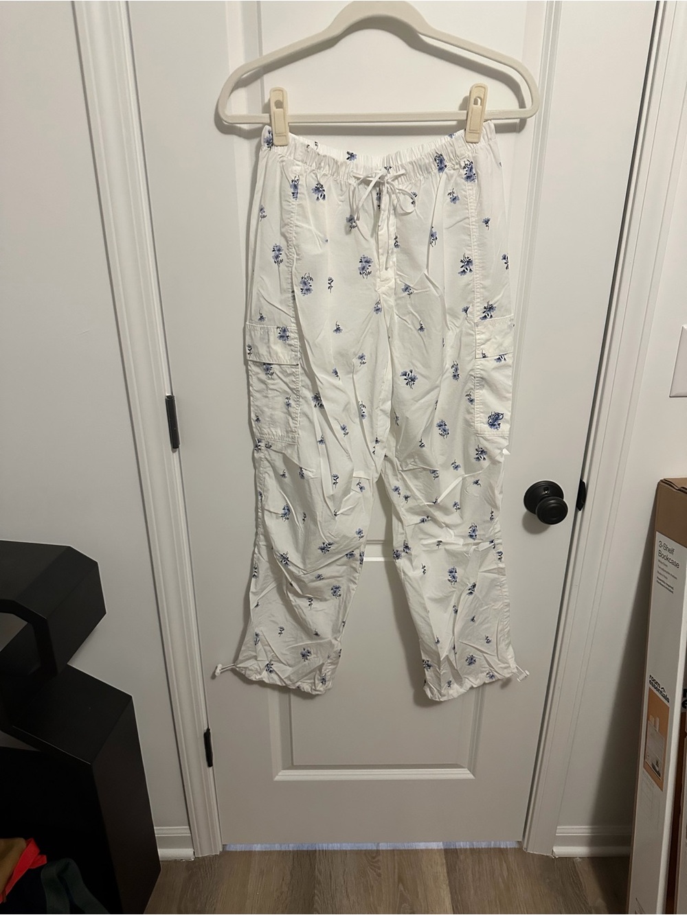 PINK Victoria's Secret low rise White Parachute Cargo Pants with Blue Floral